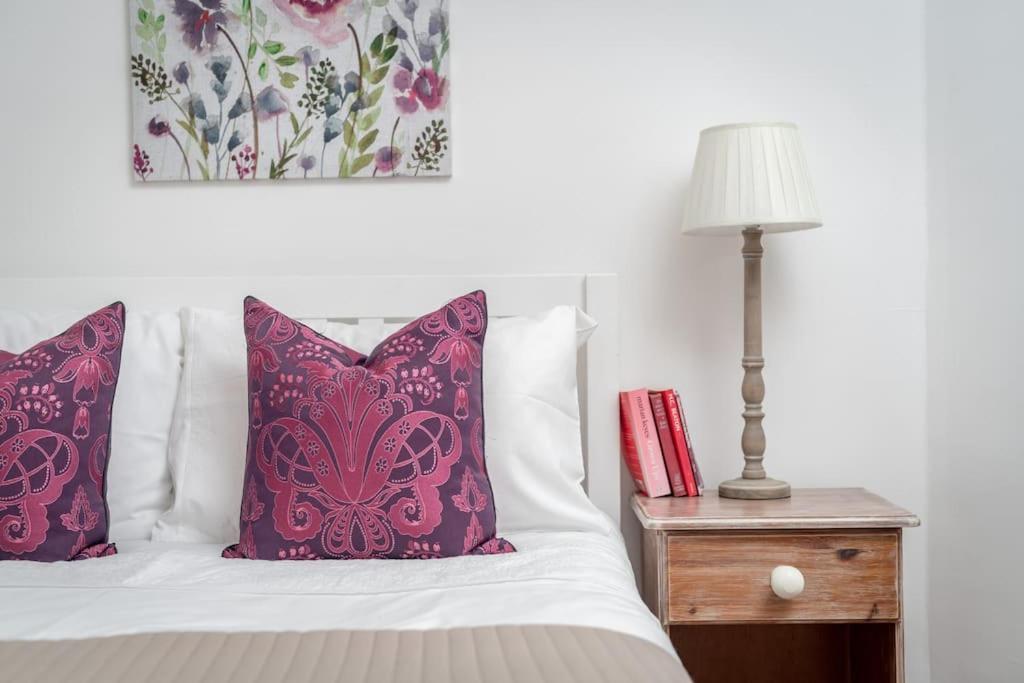 Heather Cottage, 2 Bedroom In Комри Екстериор снимка